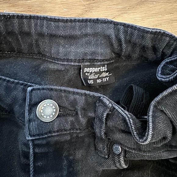 Girls black shorts - Picture 3 of 4